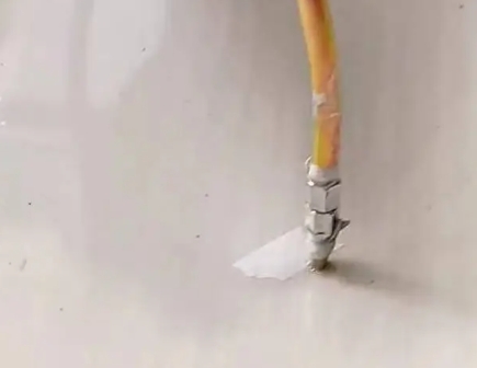 洪湖瓷砖空鼓维修公司专业解答在瓷砖铺贴过程中，如果使用的砂料过粗（如全部使用了粗砂），可能会导致以下问题